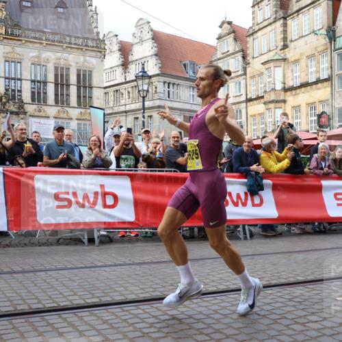 13.09.2026 - 21. swb-Marathon Bremen Strokosch-Dieckow http://msf.ph/oto/10282531 13.09.2026 10:26:48 Ziel 13525, 13502 meine-sportfotos.de