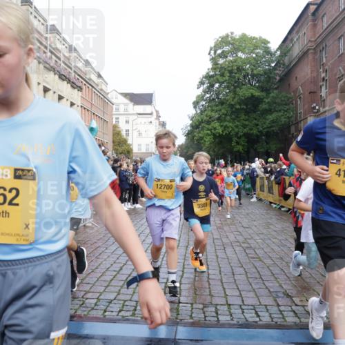 13.09.2026 - Kiel Lauf Yannick Fuchs http://msf.ph/oto/10282538 13.09.2026 08:56:28 Ziel 407, 470, 582, 758, 759, 1009, 1137, 1950, 2173, 2719, 3078, 3750, 4023, 4127, 4128, 4537, 4602, 4617, 5315, 5459, 5545, 5823, 6275, 6371, 7702, 7769, 7865, 7866, 8259, 8544, 8719, 8784, 9021, 9626, 9957, 10610, 10612, 10939, 11795, 12032, 74, 76, 234, 547, 669, 808, 1126, 1346, 1444, 1581, 2143, 2197, 2497, 2640, 2685, 2711, 3179, 3350, 3358, 3409, 3454, 4165, 4755, 5012, 5259, 5289, 5547, 5687, 5759, 5781, 6003, 6212, 6232, 7390, 9374, 5781 meine-sportfotos.de
