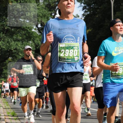 13.09.2026 - 21. swb-Marathon Bremen TobiasT http://msf.ph/oto/10282550 13.09.2026 12:02:13 Laufen 9427, 2980, 21, 2026, 2023, 394, 21, 25 meine-sportfotos.de