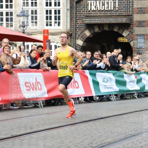 13.09.2026 - 21. swb-Marathon Bremen Strokosch-Dieckow http://msf.ph/oto/10282553 13.09.2026 10:27:04 Ziel 13502, 13525 meine-sportfotos.de