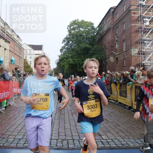 13.09.2026 - Kiel Lauf Yannick Fuchs http://msf.ph/oto/10282557 13.09.2026 08:56:28 Ziel 407, 470, 582, 758, 759, 1009, 1137, 1950, 2173, 2719, 3078, 3750, 4023, 4127, 4128, 4537, 4602, 4617, 5315, 5459, 5545, 5823, 6275, 6371, 7702, 7769, 7865, 7866, 8259, 8544, 8719, 8784, 9021, 9626, 9957, 10610, 10612, 10939, 11795, 12032, 74, 76, 234, 547, 669, 808, 1126, 1346, 1444, 1581, 2143, 2197, 2497, 2640, 2685, 2711, 3179, 3350, 3358, 3409, 3454, 4165, 4755, 5012, 5259, 5289, 5547, 5687, 5759, 5781, 6003, 6212, 6232, 7390, 9374, 5781 meine-sportfotos.de