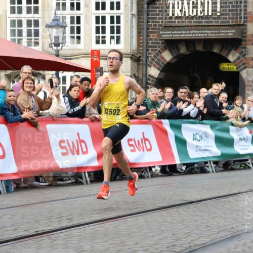 13.09.2026 - 21. swb-Marathon Bremen Strokosch-Dieckow http://msf.ph/oto/10282560 13.09.2026 10:27:04 Ziel 13502, 13525 meine-sportfotos.de
