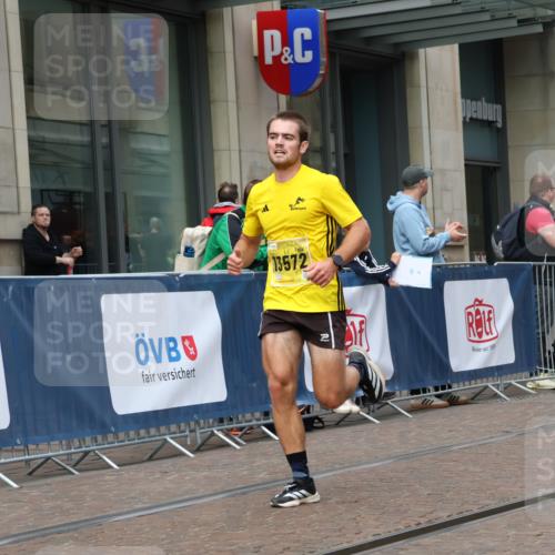 13.09.2026 - 21. swb-Marathon Bremen Strokosch-Dieckow http://msf.ph/oto/10282568 13.09.2026 10:31:05 Ziel 13504, 13571, 13537, 13554, 13572, 13602, 13630 meine-sportfotos.de