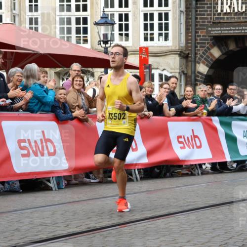 13.09.2026 - 21. swb-Marathon Bremen Strokosch-Dieckow http://msf.ph/oto/10282580 13.09.2026 10:27:04 Ziel 13502, 13525 meine-sportfotos.de