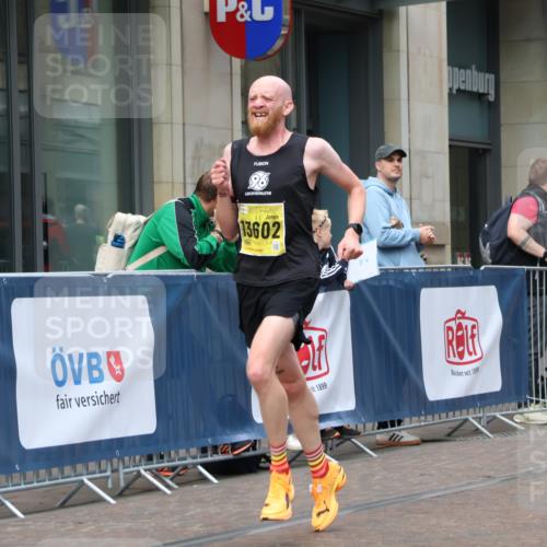 13.09.2026 - 21. swb-Marathon Bremen Strokosch-Dieckow http://msf.ph/oto/10282608 13.09.2026 10:31:08 Ziel 13504, 13571, 13537, 13554, 13572, 13602, 13630 meine-sportfotos.de