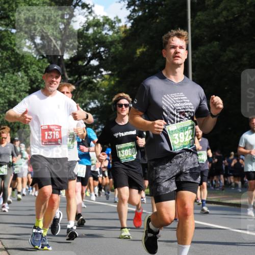 13.09.2026 - 21. swb-Marathon Bremen TobiasT http://msf.ph/oto/10282639 13.09.2026 12:02:26 Laufen 1316, 13090, 5, 3922 meine-sportfotos.de