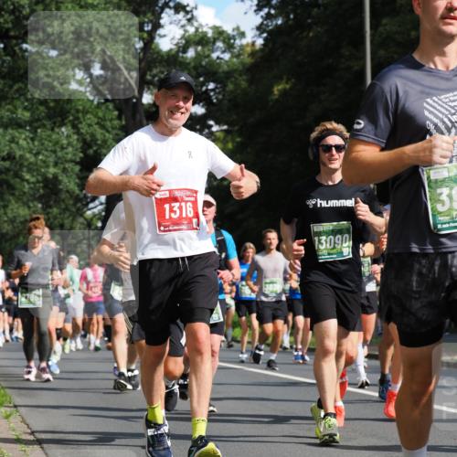 13.09.2026 - 21. swb-Marathon Bremen TobiasT http://msf.ph/oto/10282647 13.09.2026 12:02:27 Laufen 1316, 13090, 39, 21 meine-sportfotos.de