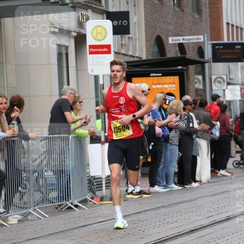 13.09.2026 - 21. swb-Marathon Bremen Strokosch-Dieckow http://msf.ph/oto/10282662 13.09.2026 10:31:29 Ziel 12457, 13533, 13536, 13573, 13618, 13643, 13504, 13571 meine-sportfotos.de