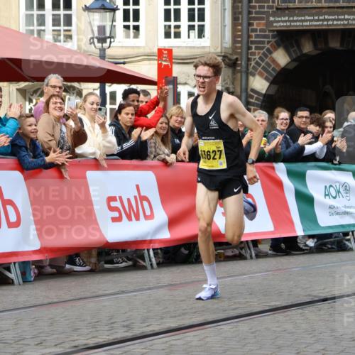 13.09.2026 - 21. swb-Marathon Bremen Strokosch-Dieckow http://msf.ph/oto/10282710 13.09.2026 10:27:16 Ziel 13502, 13627 meine-sportfotos.de