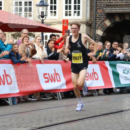 13.09.2026 - 21. swb-Marathon Bremen Strokosch-Dieckow http://msf.ph/oto/10282716 13.09.2026 10:27:16 Ziel 13502, 13627 meine-sportfotos.de