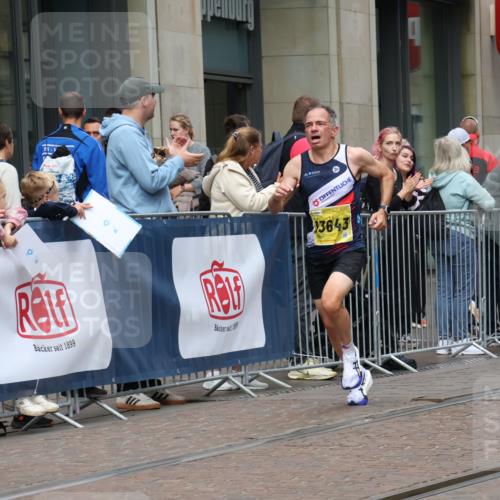 13.09.2026 - 21. swb-Marathon Bremen Strokosch-Dieckow http://msf.ph/oto/10282724 13.09.2026 10:31:42 Ziel 12457, 13533, 13536, 13543, 13573, 13582, 13618, 13632, 13504, 13643 meine-sportfotos.de