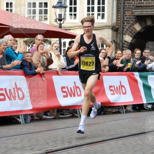 13.09.2026 - 21. swb-Marathon Bremen Strokosch-Dieckow http://msf.ph/oto/10282729 13.09.2026 10:27:16 Ziel 13502, 13627 meine-sportfotos.de