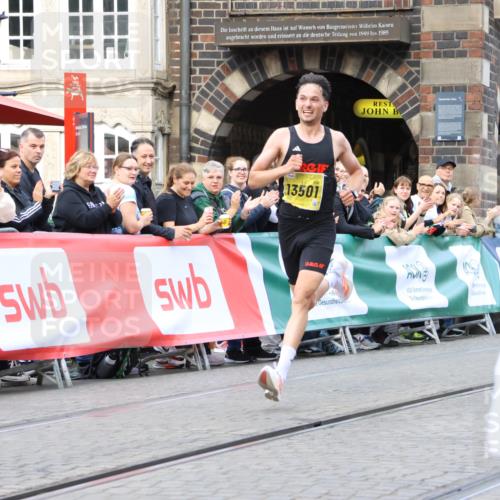 13.09.2026 - 21. swb-Marathon Bremen Strokosch-Dieckow http://msf.ph/oto/10282744 13.09.2026 10:28:24 Ziel 13501, 13515, 13547, 13567, 13635 meine-sportfotos.de