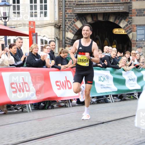 13.09.2026 - 21. swb-Marathon Bremen Strokosch-Dieckow http://msf.ph/oto/10282754 13.09.2026 10:28:24 Ziel 13501, 13515, 13547, 13567, 13635 meine-sportfotos.de