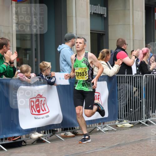 13.09.2026 - 21. swb-Marathon Bremen Strokosch-Dieckow http://msf.ph/oto/10282760 13.09.2026 10:31:50 Ziel 13543, 13582, 13632, 12457, 13504, 13533, 13536, 13573, 13618, 13643 meine-sportfotos.de