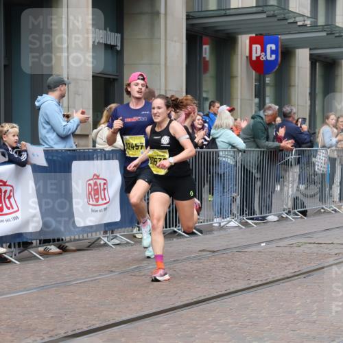 13.09.2026 - 21. swb-Marathon Bremen Strokosch-Dieckow http://msf.ph/oto/10282794 13.09.2026 10:31:53 Ziel 13543, 13564, 13582, 13632, 13639, 12457, 13504, 13533, 13536, 13573, 13618, 13643 meine-sportfotos.de