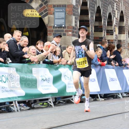 13.09.2026 - 21. swb-Marathon Bremen Strokosch-Dieckow http://msf.ph/oto/10282811 13.09.2026 10:28:30 Ziel 13501, 13515, 13567, 13593 meine-sportfotos.de