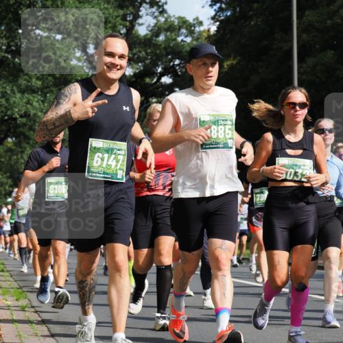 13.09.2026 - 21. swb-Marathon Bremen TobiasT http://msf.ph/oto/10282817 13.09.2026 12:02:59 Laufen 7617, 6105, 6147, 21, 926, 885, 21, 799, 5032 meine-sportfotos.de