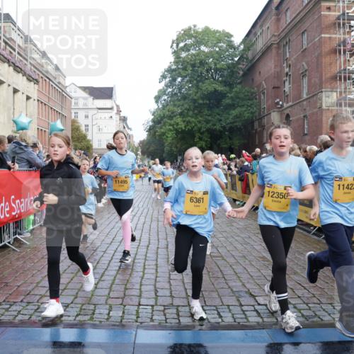 13.09.2026 - Kiel Lauf Yannick Fuchs http://msf.ph/oto/10282819 13.09.2026 08:56:40 Ziel 26, 139, 899, 1137, 1285, 1340, 1544, 1950, 2478, 3303, 3520, 3740, 3930, 4127, 4128, 4136, 4188, 4228, 4617, 5097, 5180, 5315, 5597, 6449, 8160, 8270, 8785, 9021, 9176, 9562, 9626, 10091, 10213, 10612, 10939, 11627, 11978, 12032, 12220, 12700, 407, 470, 582, 669, 758, 759, 1009, 1126, 1346, 1444, 1950, 2143, 2173, 2197, 2497, 2640, 2685, 2719, 3078, 3179, 3350, 3750, 4023, 4165, 5012, 5687, 5759, 6003, 6212, 6232, 7390, 9374, 81, 482, 653, 1222, 2479, 2543, 3034, 74, 6232 meine-sportfotos.de