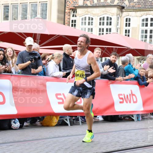 13.09.2026 - 21. swb-Marathon Bremen Strokosch-Dieckow http://msf.ph/oto/10282875 13.09.2026 10:28:38 Ziel 12272, 13501, 13635, 13593, 13624 meine-sportfotos.de