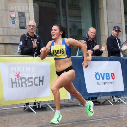 13.09.2026 - 21. swb-Marathon Bremen Strokosch-Dieckow http://msf.ph/oto/10282885 13.09.2026 10:31:56 Ziel 13543, 13564, 13582, 13632, 13638, 13639, 12457, 13533, 13536, 13573, 13618, 13643 meine-sportfotos.de