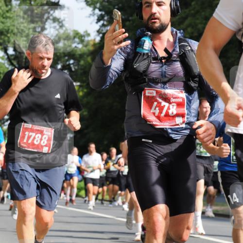 13.09.2026 - 21. swb-Marathon Bremen TobiasT http://msf.ph/oto/10282898 13.09.2026 12:03:14 Laufen 1788, 478, 2026, 14 meine-sportfotos.de