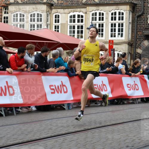13.09.2026 - 21. swb-Marathon Bremen Strokosch-Dieckow http://msf.ph/oto/10282906 13.09.2026 10:28:43 Ziel 12272, 13501, 13547, 13635, 13624 meine-sportfotos.de