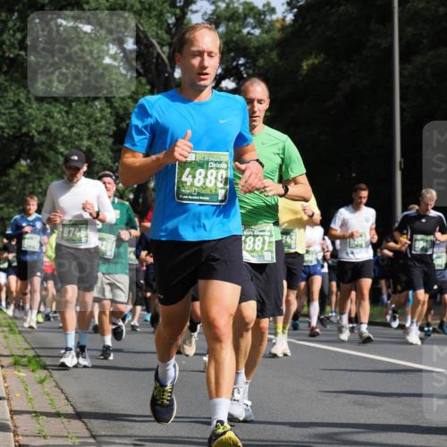 13.09.2026 - 21. swb-Marathon Bremen TobiasT http://msf.ph/oto/10282907 13.09.2026 12:03:16 Laufen 8746, 4889, 21, 25, 881 meine-sportfotos.de