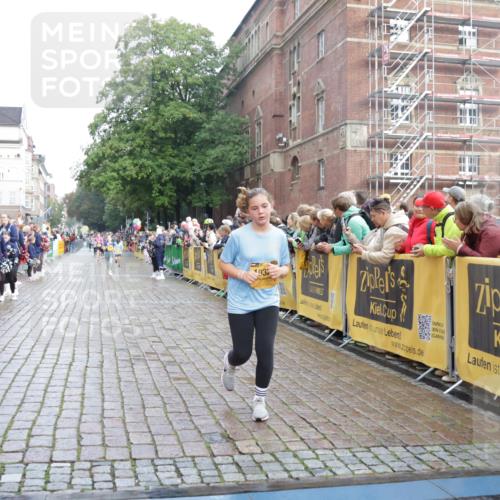 13.09.2026 - Kiel Lauf Yannick Fuchs http://msf.ph/oto/10282912 13.09.2026 08:56:55 Ziel 81, 482, 653, 1222, 2479, 2543, 3034, 3161, 3305, 4558, 4680, 4901, 4908, 4925, 5223, 5333, 6361, 6807, 6903, 7559, 7927, 8094, 8424, 9156, 9292, 9307, 9564, 9826, 9940, 10042, 10603, 11423, 11495, 11986, 12062, 12154, 12333, 12350, 12522, 26, 139, 407, 470, 582, 758, 759, 899, 1009, 1137, 1285, 1340, 1544, 1950, 2173, 2478, 2719, 3078, 3303, 3520, 3740, 3750, 3930, 4023, 4127, 4128, 4136, 4188, 4228, 5597, 8270, 9562, 10213, 11627, 470 meine-sportfotos.de