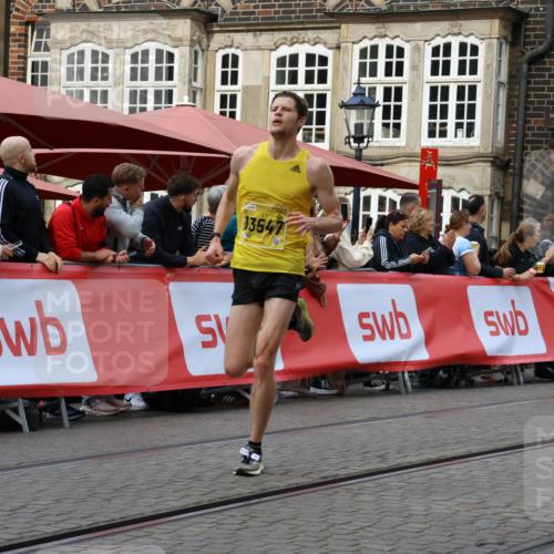 13.09.2026 - 21. swb-Marathon Bremen Strokosch-Dieckow http://msf.ph/oto/10282919 13.09.2026 10:28:43 Ziel 12272, 13501, 13547, 13635, 13624 meine-sportfotos.de