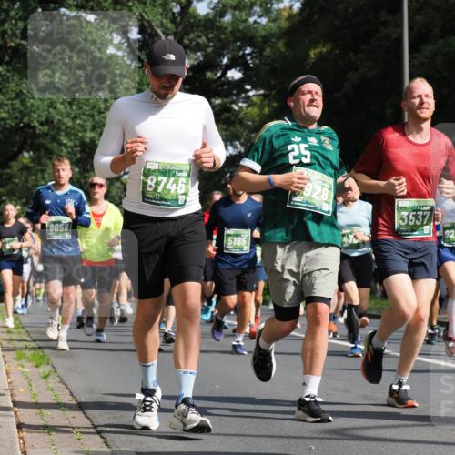 13.09.2026 - 21. swb-Marathon Bremen TobiasT http://msf.ph/oto/10282920 13.09.2026 12:03:19 Laufen 9058, 8746, 21, 120, 25, 928, 6504, 3537, 5165 meine-sportfotos.de