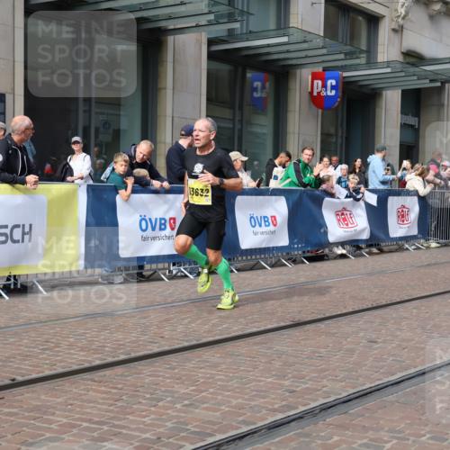 13.09.2026 - 21. swb-Marathon Bremen Strokosch-Dieckow http://msf.ph/oto/10282945 13.09.2026 10:32:09 Ziel 13524, 13564, 13638, 13639, 12457, 13533, 13536, 13543, 13573, 13582, 13618, 13632 meine-sportfotos.de