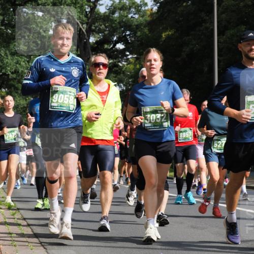 13.09.2026 - 21. swb-Marathon Bremen TobiasT http://msf.ph/oto/10282949 13.09.2026 12:03:21 Laufen 7475, 9058, 3032, 7013, 8957, 318, 527 meine-sportfotos.de