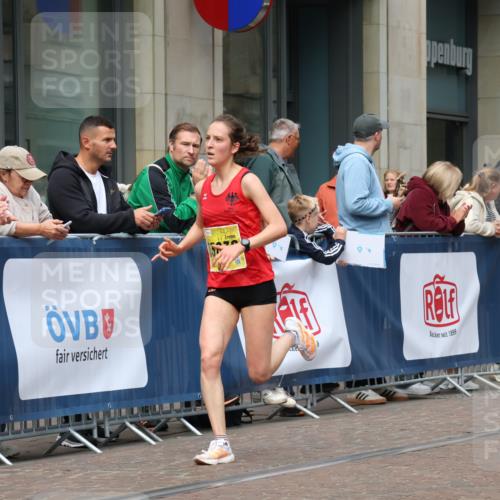 13.09.2026 - 21. swb-Marathon Bremen Strokosch-Dieckow http://msf.ph/oto/10282971 13.09.2026 10:32:20 Ziel 13524, 13550, 13599, 13622, 13543, 13564, 13582, 13632, 13638, 13639 meine-sportfotos.de