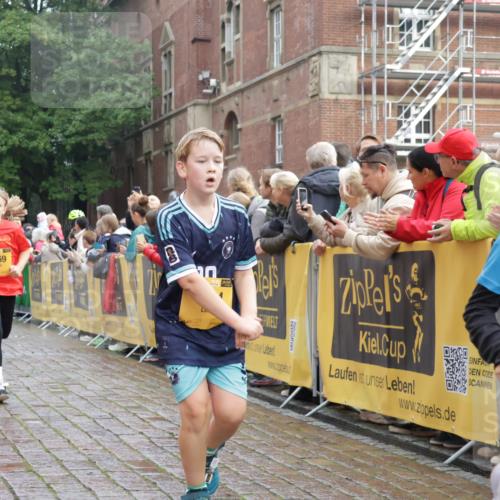 13.09.2026 - Kiel Lauf Yannick Fuchs http://msf.ph/oto/10283022 13.09.2026 08:57:10 Ziel 2384, 3665, 4908, 5003, 5340, 5719, 5809, 7752, 8341, 9542, 10321, 11495, 11558, 12215, 12455, 12512, 81, 139, 482, 653, 899, 1222, 1285, 1340, 1544, 2478, 2479, 2543, 3034, 3161, 3303, 3305, 3520, 3740, 4136, 4188, 4228, 4558, 4680, 4901, 4908, 4925, 5223, 5333, 5597, 6361, 6807, 6903, 7559, 7927, 8094, 8270, 8424, 9156, 9292, 9307, 9562, 9564, 9826, 9940, 10042, 10213, 10603, 11423, 11495, 11627, 11986, 12062, 1546, 1769, 5984, 7715, 3520, 4188 meine-sportfotos.de