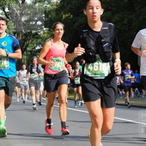 13.09.2026 - 21. swb-Marathon Bremen TobiasT http://msf.ph/oto/10283072 13.09.2026 12:03:41 Laufen 162, 4616 meine-sportfotos.de