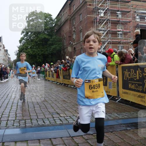 13.09.2026 - Kiel Lauf Yannick Fuchs http://msf.ph/oto/10283146 13.09.2026 08:57:16 Ziel 3382, 5003, 5719, 5809, 8341, 9542, 10321, 10892, 12512, 81, 139, 482, 653, 1222, 1340, 1544, 2384, 2478, 2479, 2543, 3034, 3161, 3303, 3305, 3665, 3740, 4136, 4558, 4680, 4901, 4908, 4925, 5223, 5333, 5340, 5597, 5719, 6361, 6807, 6903, 7559, 7752, 7927, 8094, 8270, 8424, 9156, 9292, 9307, 9562, 9564, 9826, 9940, 10042, 10213, 10603, 11423, 11495, 11558, 11627, 11986, 12062, 12215, 12455, 160, 406, 1546, 1769, 5006, 5984, 6459, 7715, 9062, 1285, 3520, 4188 meine-sportfotos.de