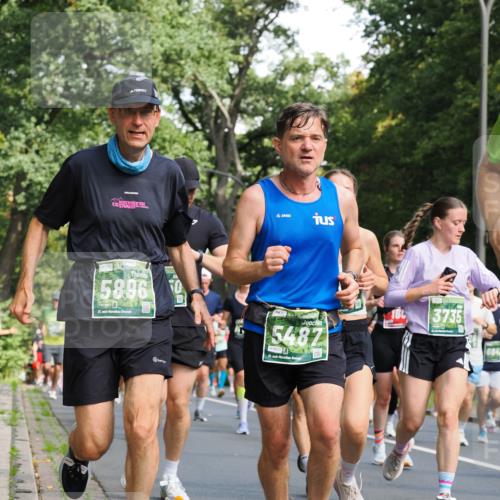 13.09.2026 - 21. swb-Marathon Bremen TobiasT http://msf.ph/oto/10283168 13.09.2026 12:04:06 Laufen 8496, 5896, 0, 21, 26, 5487, 8437, 21, 26, 7194, 3735, 6842 meine-sportfotos.de