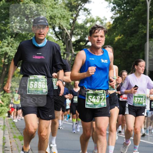 13.09.2026 - 21. swb-Marathon Bremen TobiasT http://msf.ph/oto/10283172 13.09.2026 12:04:06 Laufen 5896, 21, 26, 0, 5487, 8437, 21, 26, 3735 meine-sportfotos.de