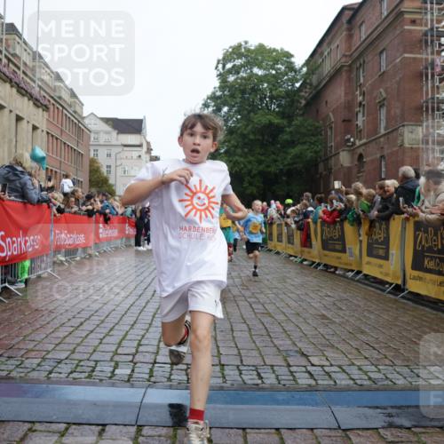 13.09.2026 - Kiel Lauf Yannick Fuchs http://msf.ph/oto/10283182 13.09.2026 08:57:19 Ziel 2129, 3382, 5809, 9542, 10321, 10892, 12512, 81, 482, 653, 1222, 2384, 2479, 2543, 3034, 3161, 3303, 3305, 3665, 3740, 4136, 4558, 4680, 4901, 4908, 4925, 5003, 5223, 5333, 5340, 5719, 5809, 6361, 6807, 6903, 7559, 7752, 7927, 8094, 8270, 8341, 8424, 9156, 9292, 9307, 9542, 9564, 9826, 9940, 10042, 10213, 10603, 11423, 11495, 11558, 11627, 11986, 12062, 12215, 12455, 160, 406, 1051, 1546, 1769, 2439, 4382, 5006, 5984, 6459, 7547, 7715, 9062, 1285, 3520, 4188 meine-sportfotos.de