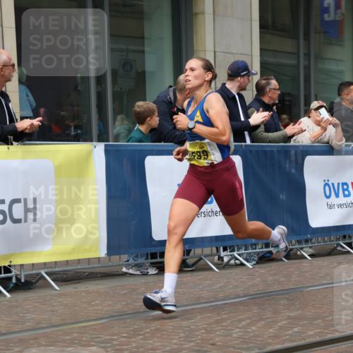 13.09.2026 - 21. swb-Marathon Bremen Strokosch-Dieckow http://msf.ph/oto/10283190 13.09.2026 10:32:51 Ziel 13550, 13581, 13599, 13622 meine-sportfotos.de