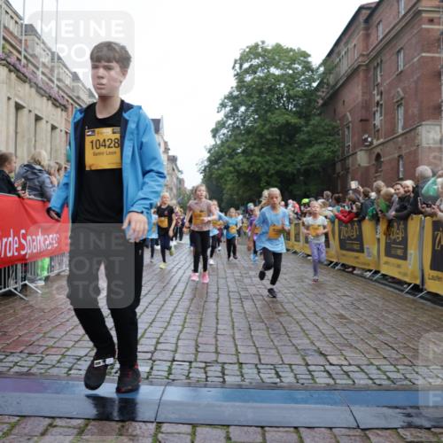 13.09.2026 - Kiel Lauf Yannick Fuchs http://msf.ph/oto/10283211 13.09.2026 08:57:21 Ziel 700, 2128, 2129, 3382, 7478, 10321, 10892, 12512, 81, 482, 653, 1222, 2384, 2479, 2543, 3034, 3161, 3305, 3665, 4558, 4680, 4901, 4908, 4925, 5003, 5223, 5333, 5340, 5719, 5809, 6361, 6807, 6903, 7559, 7752, 7927, 8094, 8341, 8424, 9156, 9292, 9307, 9542, 9564, 9826, 9940, 10042, 10603, 11423, 11495, 11558, 11986, 12062, 12215, 12455, 12512, 160, 406, 689, 1051, 1546, 1714, 1769, 2439, 4382, 4383, 5006, 5244, 5762, 5765, 5984, 6459, 7547, 7608, 7715, 9062, 1285 meine-sportfotos.de