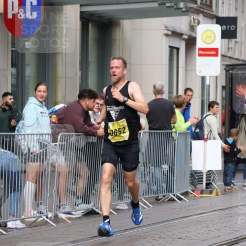 13.09.2026 - 21. swb-Marathon Bremen Strokosch-Dieckow http://msf.ph/oto/10283226 13.09.2026 10:33:23 Ziel 10366, 10475, 10797, 11059, 11481, 12459, 13530, 13541, 11652 meine-sportfotos.de