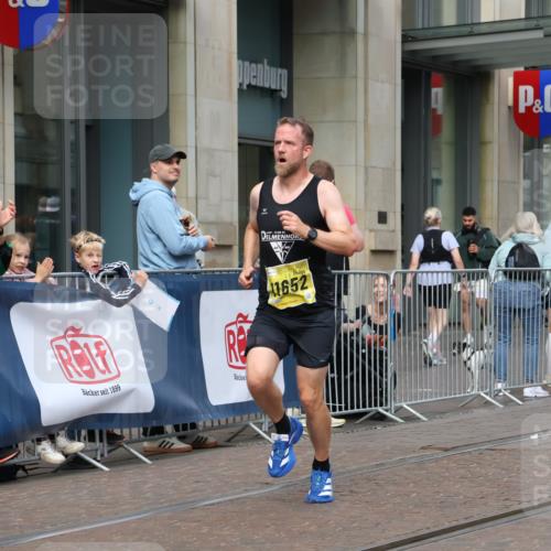 13.09.2026 - 21. swb-Marathon Bremen Strokosch-Dieckow http://msf.ph/oto/10283241 13.09.2026 10:33:25 Ziel 10366, 10475, 10797, 11059, 11481, 12459, 13530, 13541, 11652 meine-sportfotos.de