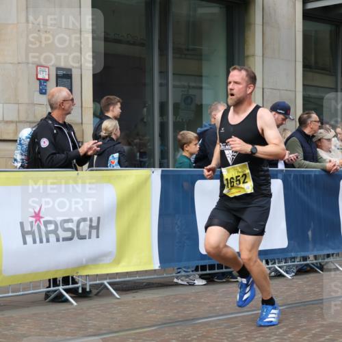 13.09.2026 - 21. swb-Marathon Bremen Strokosch-Dieckow http://msf.ph/oto/10283256 13.09.2026 10:33:26 Ziel 10366, 10475, 10797, 11059, 11481, 12459, 13530, 13541, 11652 meine-sportfotos.de