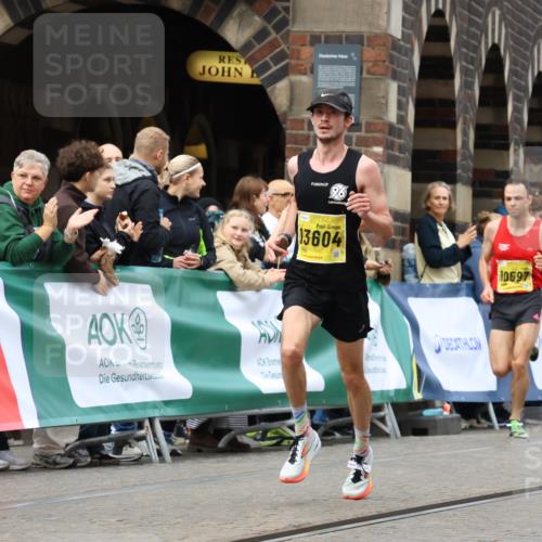 13.09.2026 - 21. swb-Marathon Bremen Strokosch-Dieckow http://msf.ph/oto/10283283 13.09.2026 10:29:17 Ziel 13604, 13614, 13624, 13517, 13542, 13557 meine-sportfotos.de