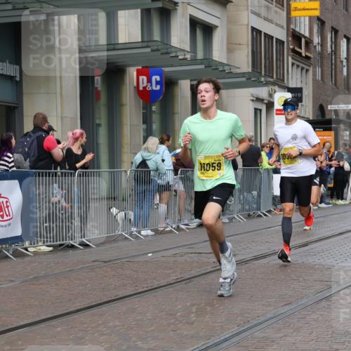 13.09.2026 - 21. swb-Marathon Bremen Strokosch-Dieckow http://msf.ph/oto/10283287 13.09.2026 10:33:32 Ziel 10475, 10797, 12459, 13530, 13541, 10366, 10475, 11059, 11481, 11652 meine-sportfotos.de