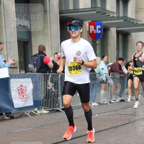 13.09.2026 - 21. swb-Marathon Bremen Strokosch-Dieckow http://msf.ph/oto/10283300 13.09.2026 10:33:33 Ziel 10797, 12459, 13530, 13541, 10366, 10475, 11059, 11481, 11652 meine-sportfotos.de