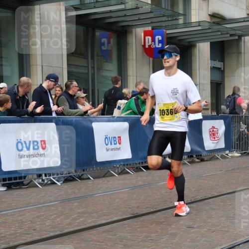 13.09.2026 - 21. swb-Marathon Bremen Strokosch-Dieckow http://msf.ph/oto/10283310 13.09.2026 10:33:33 Ziel 10797, 12459, 13530, 13541, 10366, 10475, 11059, 11481, 11652 meine-sportfotos.de