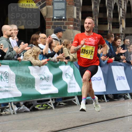 13.09.2026 - 21. swb-Marathon Bremen Strokosch-Dieckow http://msf.ph/oto/10283370 13.09.2026 10:29:34 Ziel 10597, 13517, 13557, 13604, 13510, 13579, 13623 meine-sportfotos.de